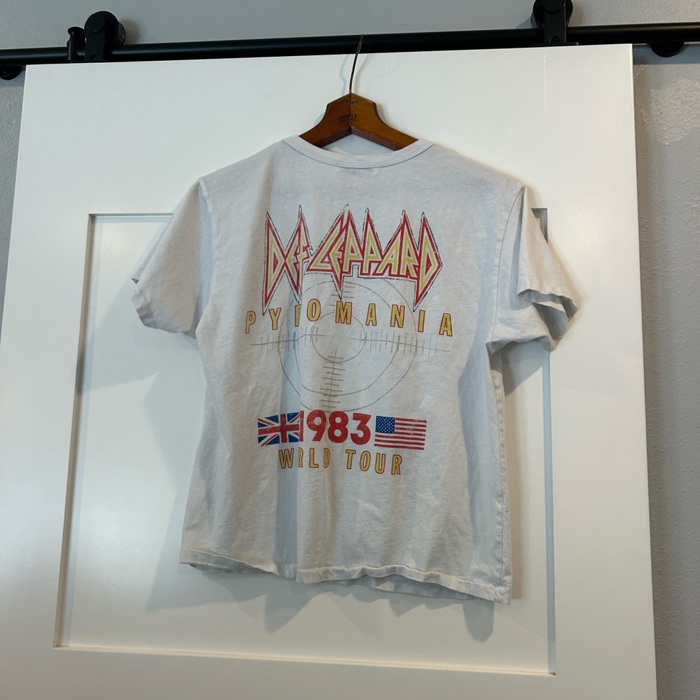 Daydreamer Def Leppard Graphic T-Shirt - Picture 2 of 3
